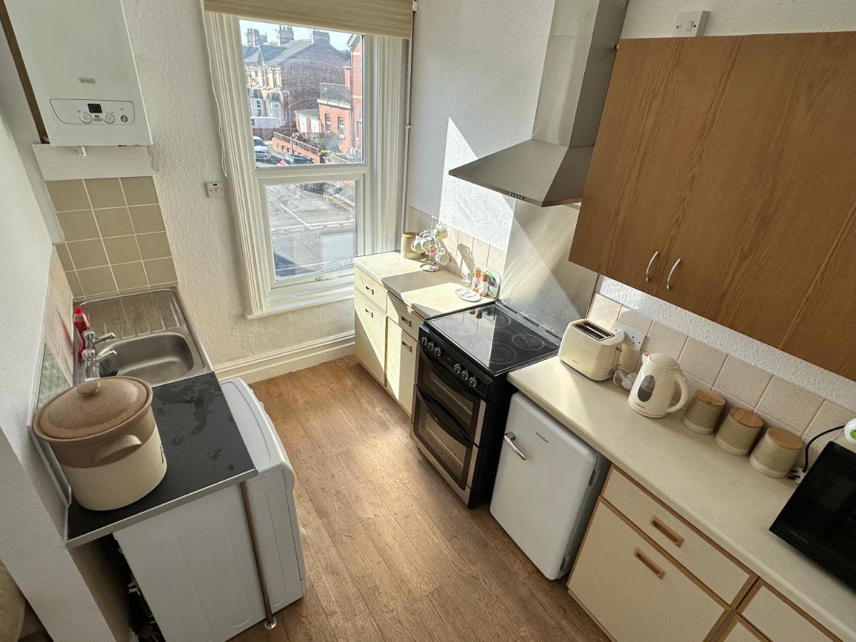 Spacious One Bedroom Apartment In Central Location Lytham St Annes Exterior photo