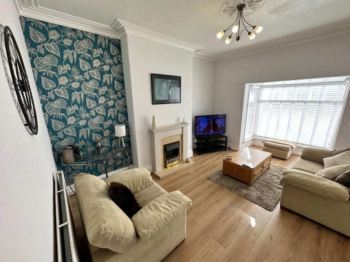 Spacious One Bedroom Apartment In Central Location Lytham St Annes Exterior photo