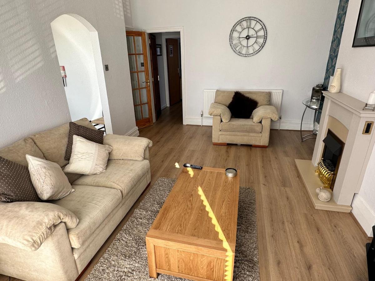Spacious One Bedroom Apartment In Central Location Lytham St Annes Exterior photo