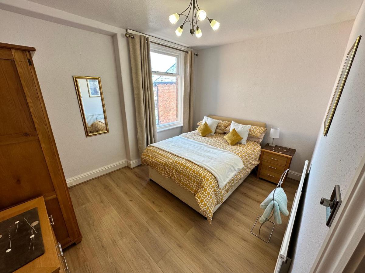Spacious One Bedroom Apartment In Central Location Lytham St Annes Exterior photo
